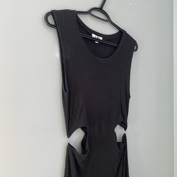 Lna Ribbed Cut Out MIDI Dress - Picture 7 of 7